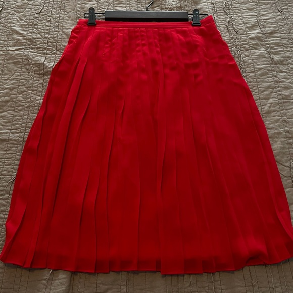 Ann Taylor Red Pleated Skirt - Picture 2 of 3
